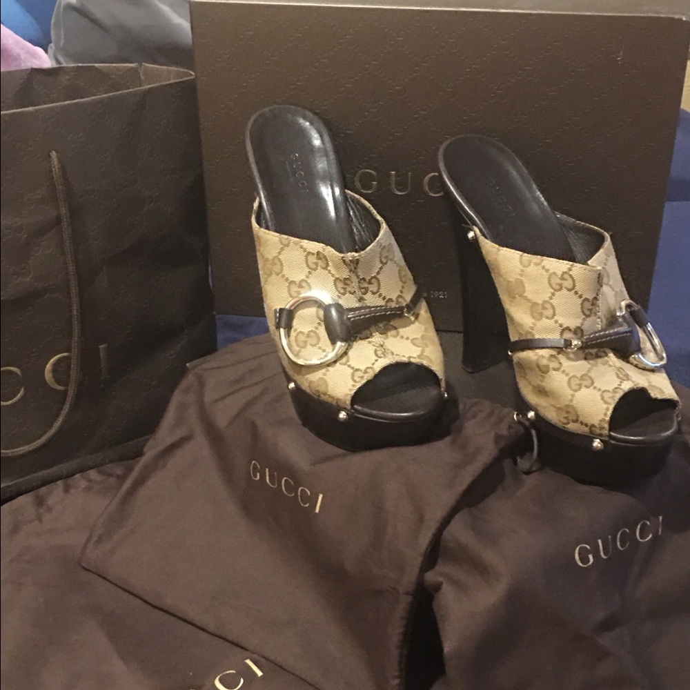 Authentic Gucci clogs slightly used size 10